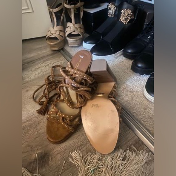 New Michael Kors Collection Rowan Lace Up sandals retail 550$ - Picture 2 of 3